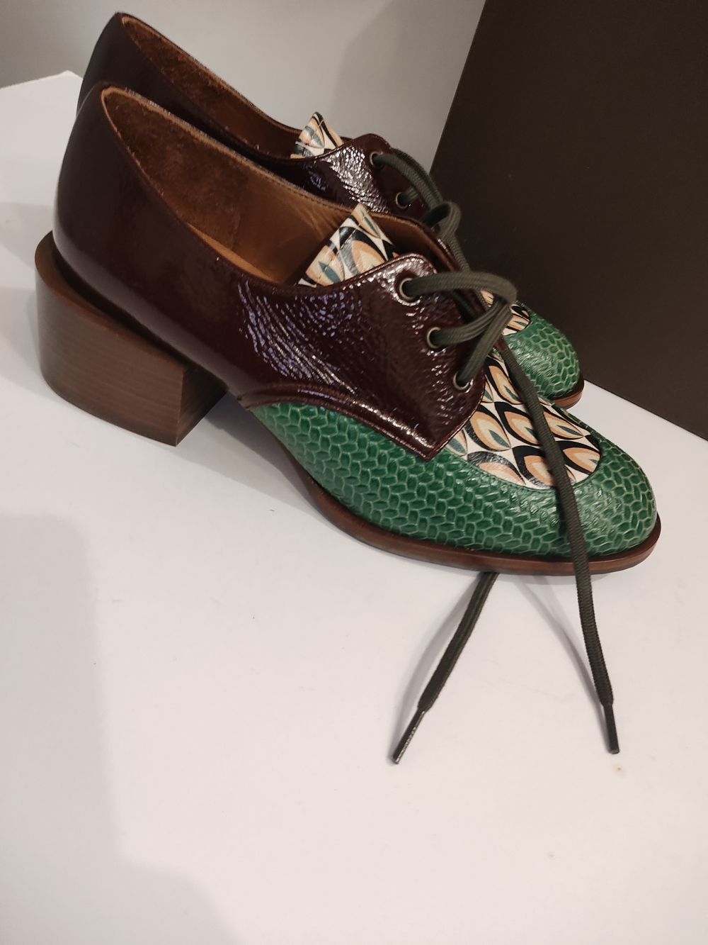 Chie Mihara Green Brown Patterned Leather Lace-Up Oxfords - Picture 9 of 14